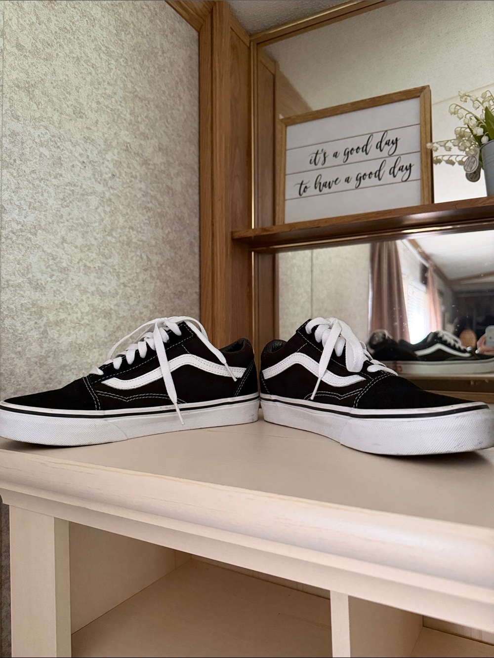 Vans Black & White Old Skool Low-Top Sneakers Size 7 - Picture 2 of 8